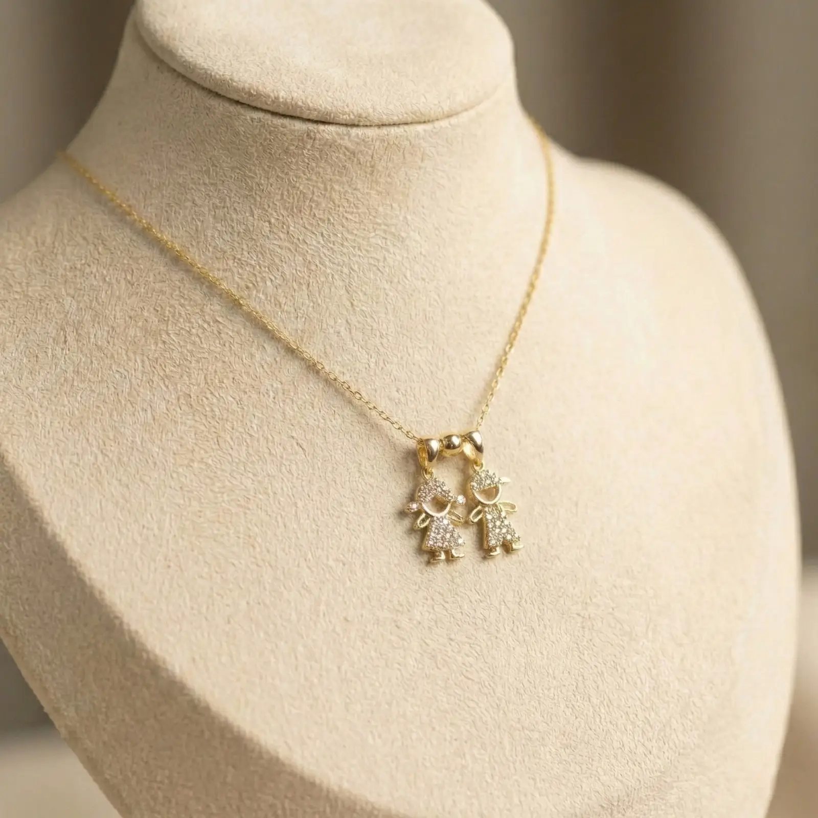 תליוני ילדים יהלומים בתקריב - איכות השיבוץ